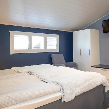 Iisakki Village Szálloda *