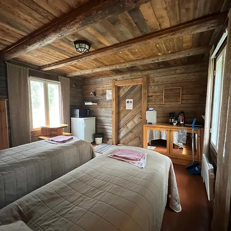 Hotel Iisakki Village