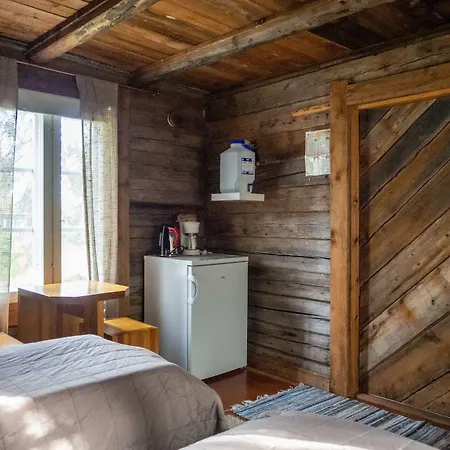 Hotel Iisakki Village *