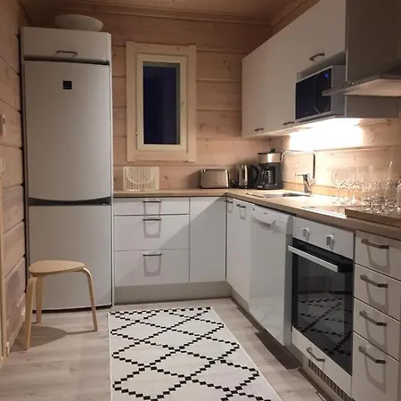 Iisakki Village Szálloda *